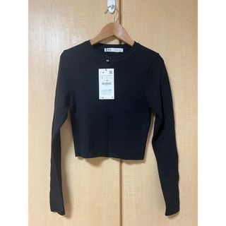 ザラ(ZARA)の【新品タグ付き】ZARA ショート丈 ニット トップス(ニット/セーター)