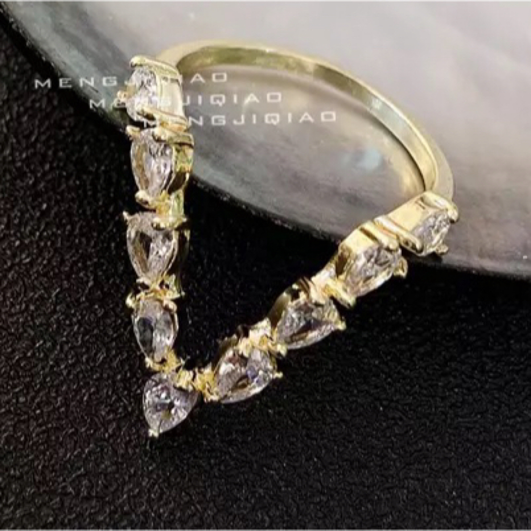 RNo.039-2  指輪 リング Ｖライン ゴールド ジルコニア レディースのアクセサリー(リング(指輪))の商品写真