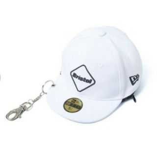 F.C.R.B. - F.C.R.B. NEW ERA EMBLEM CAP POUCH WHITE