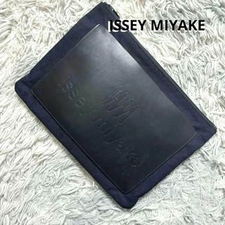 イッセイミヤケ(ISSEY MIYAKE)のイッセイミヤケ クラッチバッグ レザー キャンバス ネイビー 黒(セカンドバッグ/クラッチバッグ)