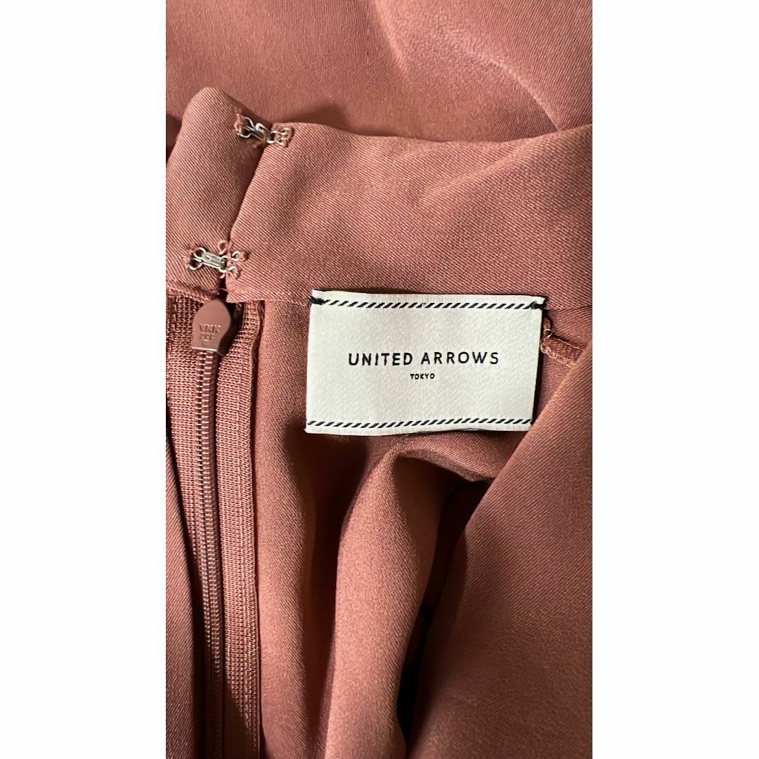 UNITED ARROWS(ユナイテッドアローズ)の【定価24,200円】UBCB エアリーVネックフレンチスリーブワンピース 美品 レディースのワンピース(ひざ丈ワンピース)の商品写真