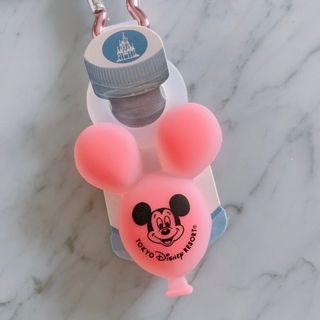 ディズニー(Disney)の♥ディズニーランド ミッキーバルーンカラビナ ペットボトルホルダー ピンク♥新品(キャラクターグッズ)