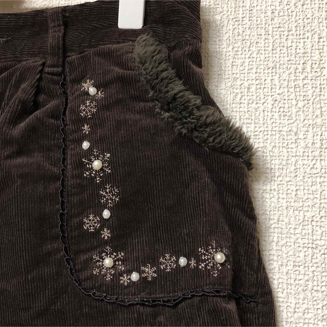 axes femme(アクシーズファム)のaxes femme雪の結晶刺繍ボアコーデュロイショートパンツM9号焦げ茶超美品 レディースのパンツ(ショートパンツ)の商品写真