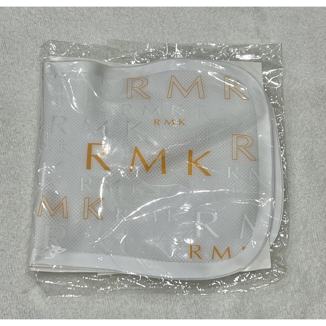 RMK(アールエムケー)の◆新品未開封　RMK バスピロー 枕 お風呂 トラベル 旅行 ノベルティ 非売品 コスメ/美容のボディケア(バスグッズ)の商品写真