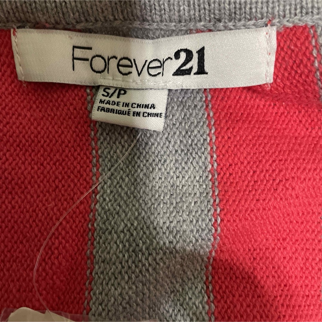 FOREVER 21(フォーエバートゥエンティーワン)の未使用タグ付きForever21 ストライプ　ベスト レディースのトップス(ベスト/ジレ)の商品写真