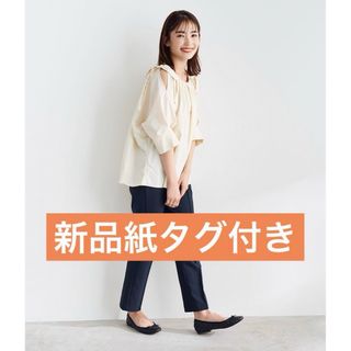 ストラ(Stola.)のストラ新品紙タグ付き★衿ギャザー肩スリットブラウス UVカット接触冷感撥水泉里香(シャツ/ブラウス(長袖/七分))