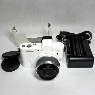 ニコン(Nikon)のNikon 1 V1 ホワイト(ミラーレス一眼)