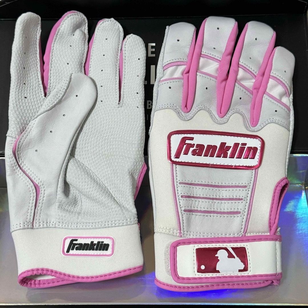FRANKLYN(フランクリン)のFranklin Custom CFX Pro 白×ピンク Mサイズ バッテ スポーツ/アウトドアの野球(グローブ)の商品写真