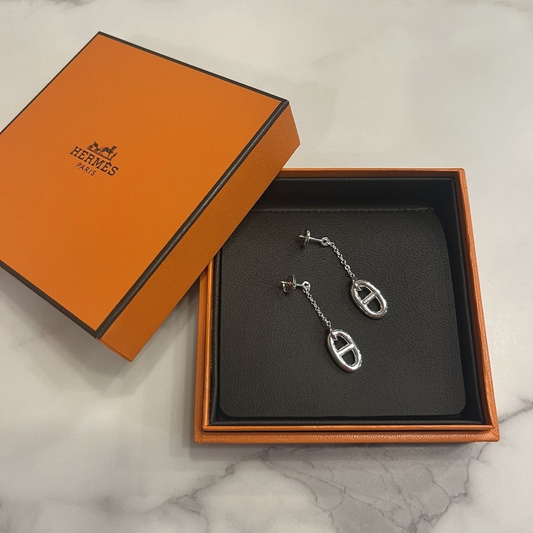 Hermes(エルメス)の新品・直営店購入　エルメス　ファランドール　ピアス　MM　シルバー レディースのアクセサリー(ピアス)の商品写真