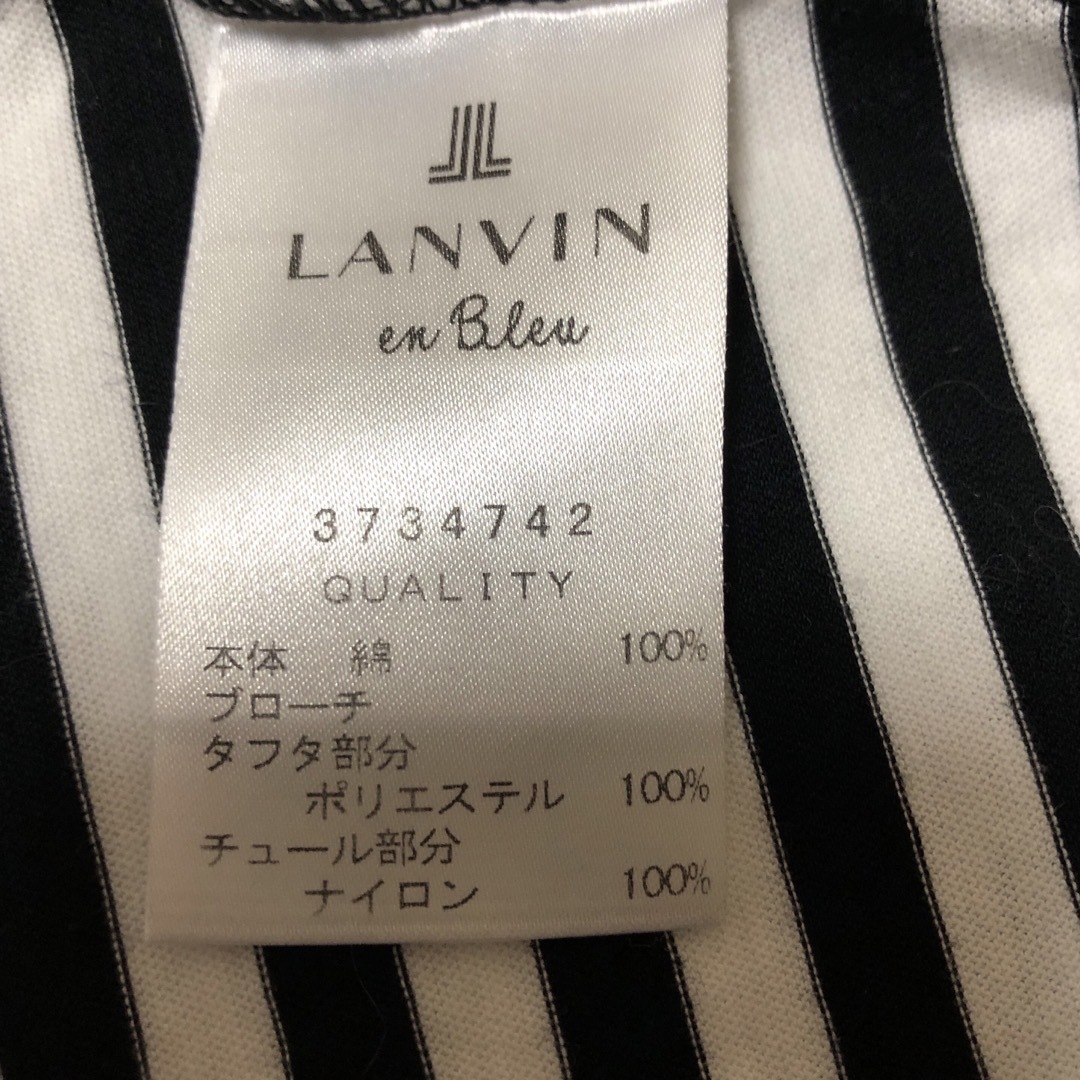 LANVIN en Bleu(ランバンオンブルー)のともちゃん様専用　ランバンオンブルー　リボンコサージュティシャツ　カットソー レディースのトップス(Tシャツ(半袖/袖なし))の商品写真