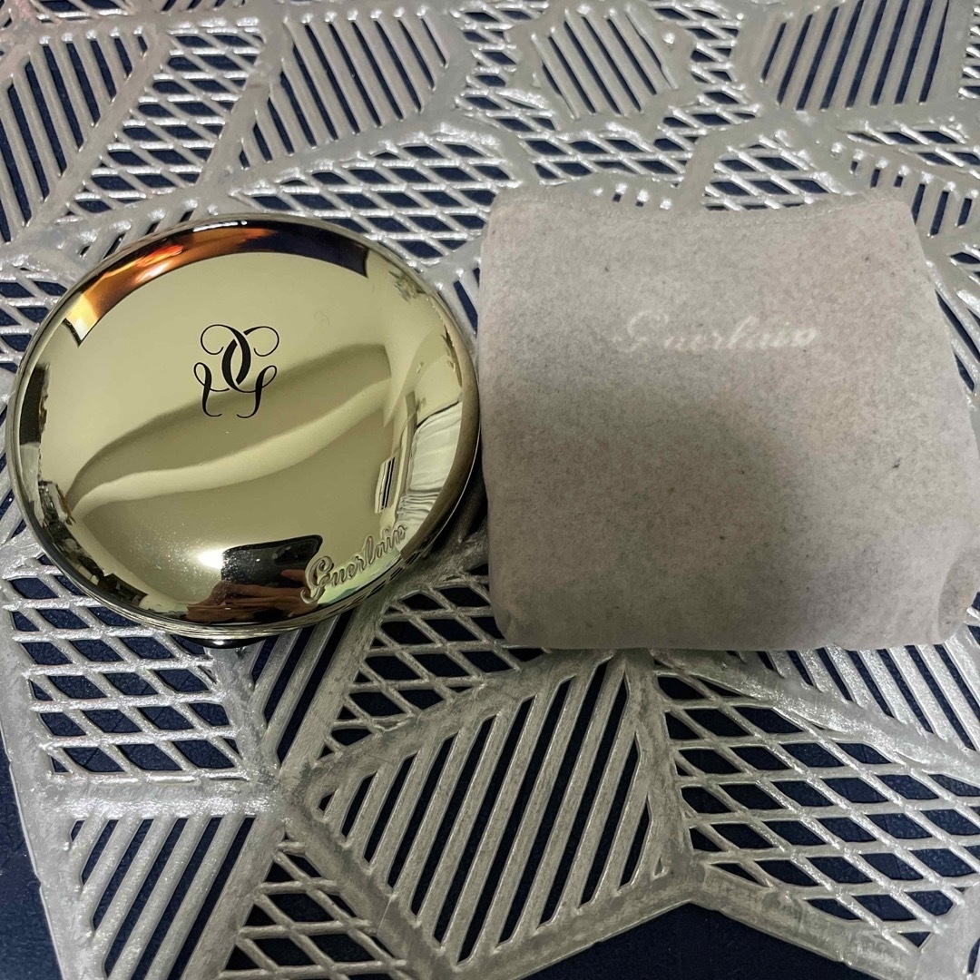 GUERLAIN(ゲラン)のゲラン パリュールゴールド セッティングパウダー ユニバーサル コスメ/美容のベースメイク/化粧品(フェイスパウダー)の商品写真