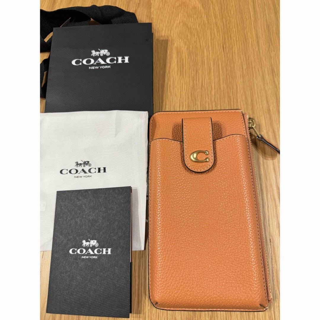 COACH(コーチ)のコーチ　スマホカバー✳︎新品未使用 スマホ/家電/カメラのスマホアクセサリー(モバイルケース/カバー)の商品写真