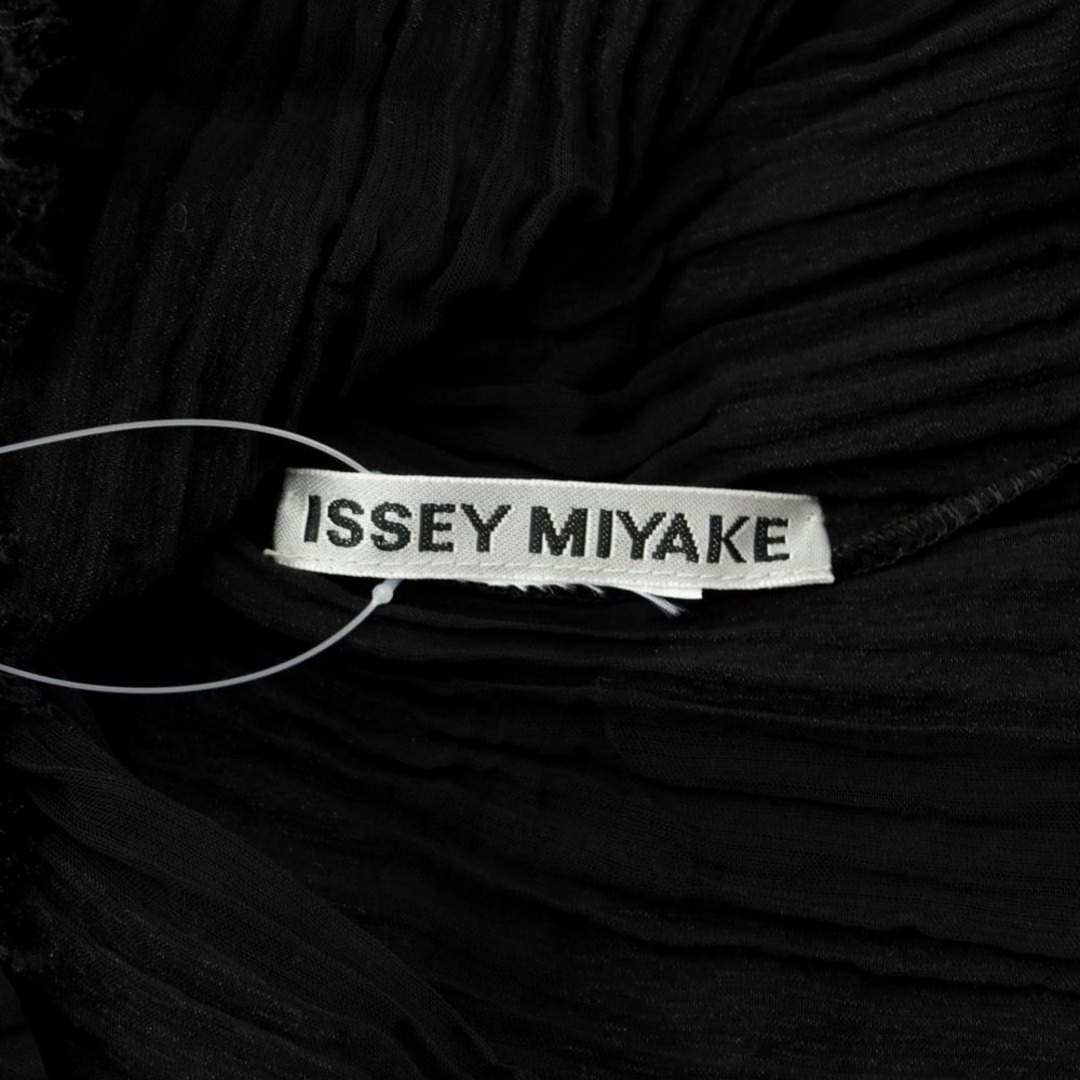 ISSEY MIYAKE(イッセイミヤケ)の【中古】イッセイミヤケ ISSEY MIYAKE 2017年秋冬 プリーツ プルオーバーニット ブラック【サイズ記載なし（L位）】【レディース】 レディースのトップス(ニット/セーター)の商品写真