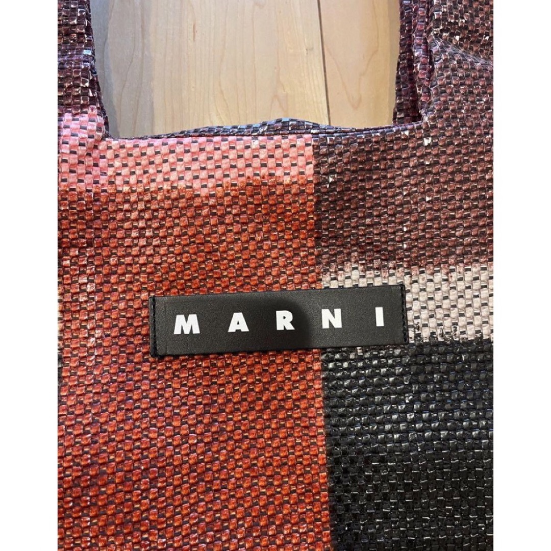 Marni(マルニ)のMARNI MARKET マルニマーケット　トートバッグ レディースのバッグ(かごバッグ/ストローバッグ)の商品写真