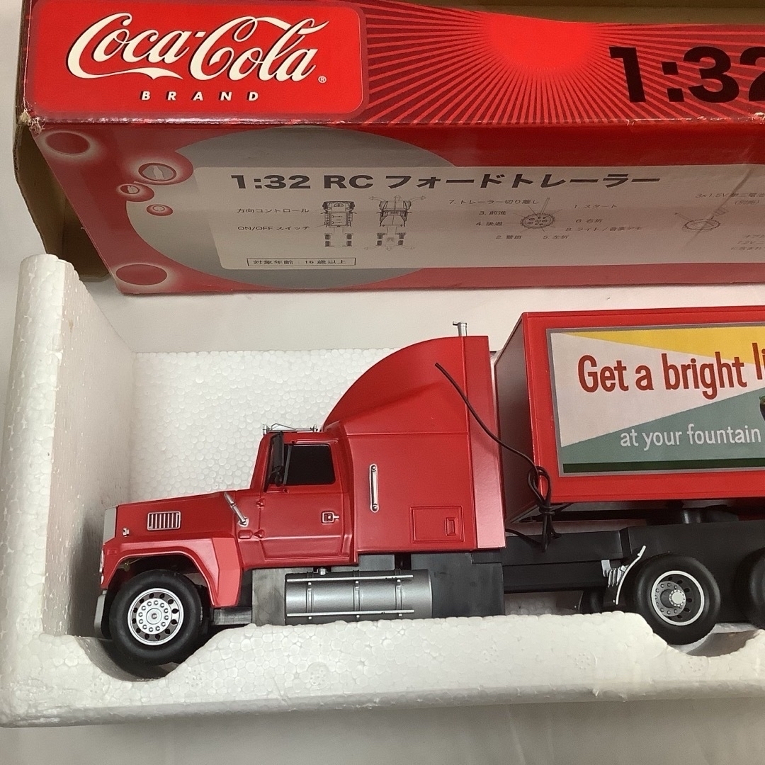 コカ・コーラ(コカコーラ)の限定1,000台コカコーラ フォード トレーラー ラジコン 1:32 2006年 エンタメ/ホビーのおもちゃ/ぬいぐるみ(トイラジコン)の商品写真