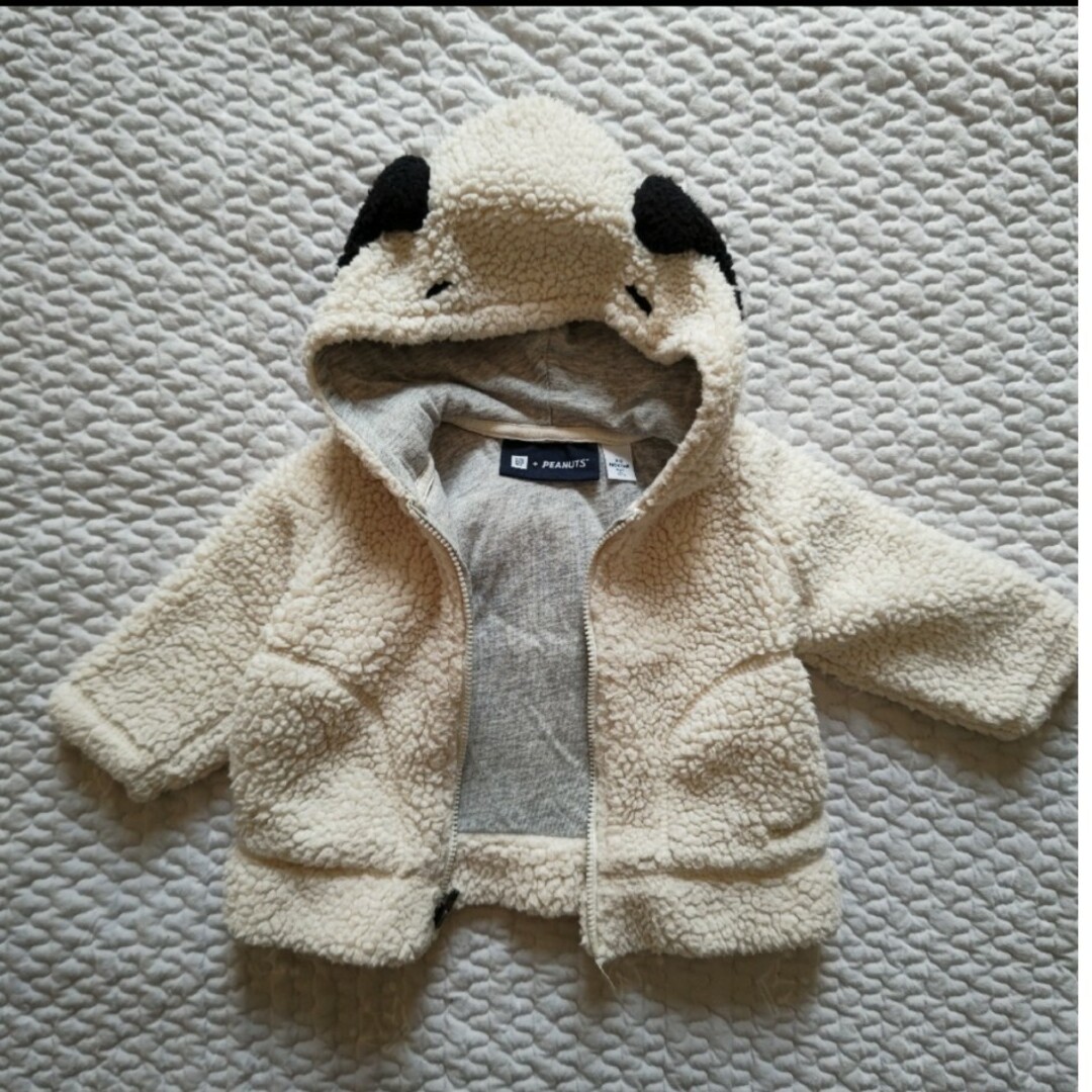 babyGAP(ベビーギャップ)のスヌーピー　耳つきフードパーカー　セットアップ　60 babyGAP キッズ/ベビー/マタニティのベビー服(~85cm)(ジャケット/コート)の商品写真