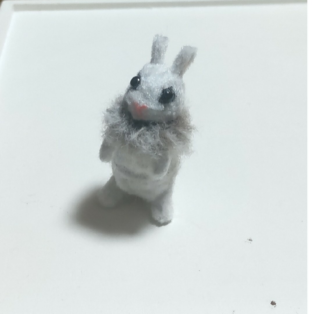 モールアート　白ウサギ　うさぎ　ブライスアウトフィット　お友達　ミニチュア ハンドメイドのおもちゃ(ミニチュア)の商品写真
