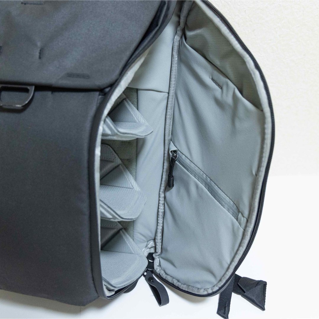 peak design(ピークデザイン)のピークデザイン　エブリデイバックパック20L ブラック BEDB-20-BK-2 スマホ/家電/カメラのカメラ(ケース/バッグ)の商品写真