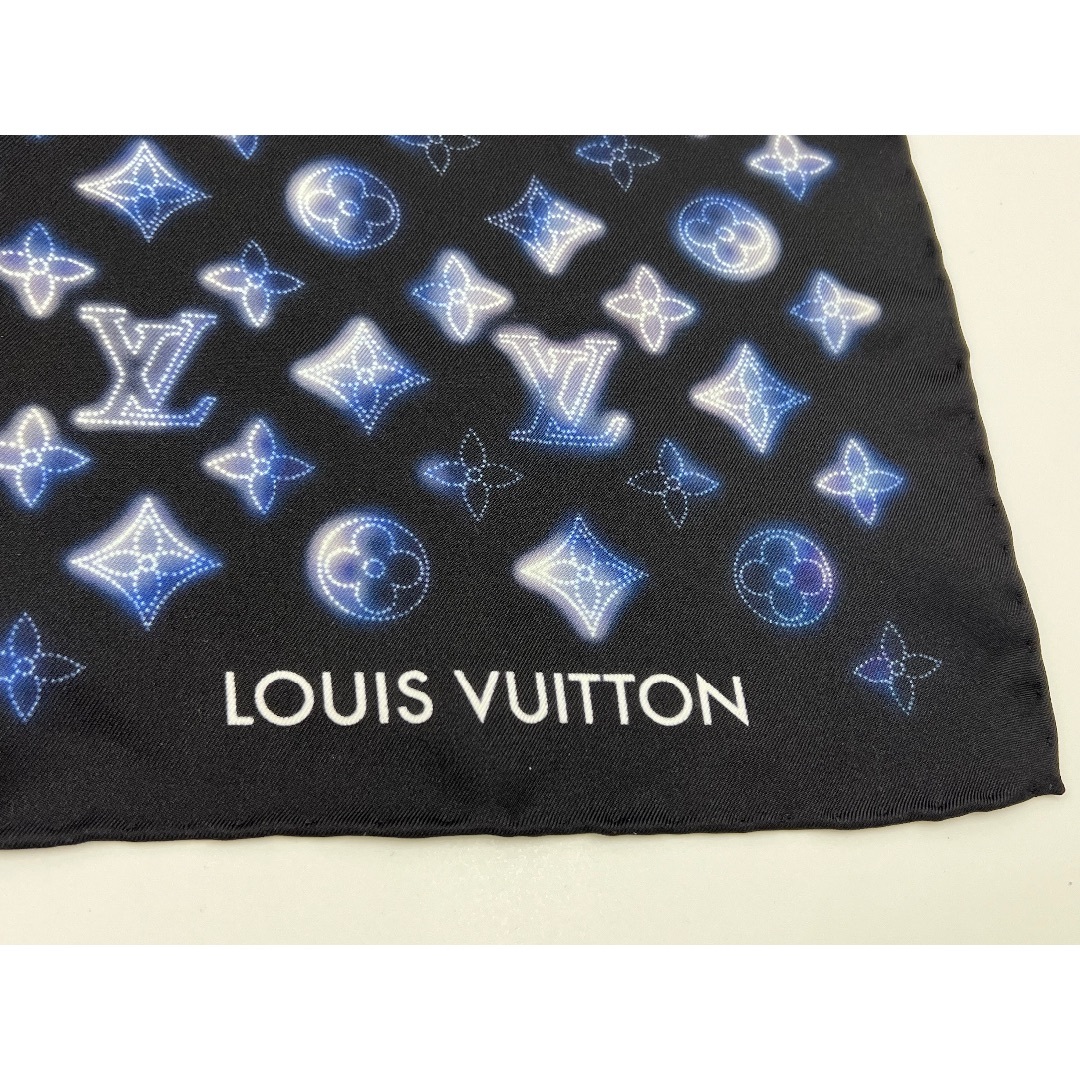 LOUIS VUITTON - LOUIS VUITTON ルイヴィトン バンダナ スカーフ LOUIS VUITTON - LOUIS VUITTON ルイヴィトン バンダナ スカーフ