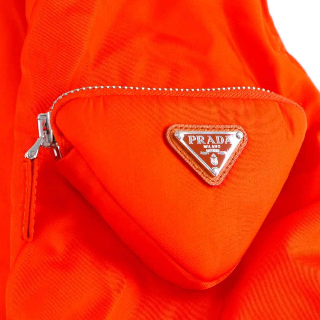 PRADA(プラダ)のPRADA プラダ 22AW RE-NYLON リナイロン 裾ファー パデッドボンバージャケット コート オレンジ SGO094 S222 1WQ8 メンズのジャケット/アウター(フライトジャケット)の商品写真