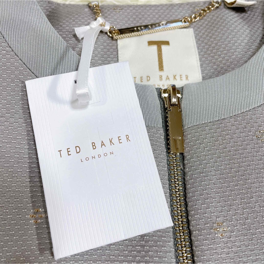 TED BAKER(テッドベイカー)の新品  テッドベイカー  ブルゾン ジップアップ 刺繍  グレー サイズ3 レディースのジャケット/アウター(ブルゾン)の商品写真