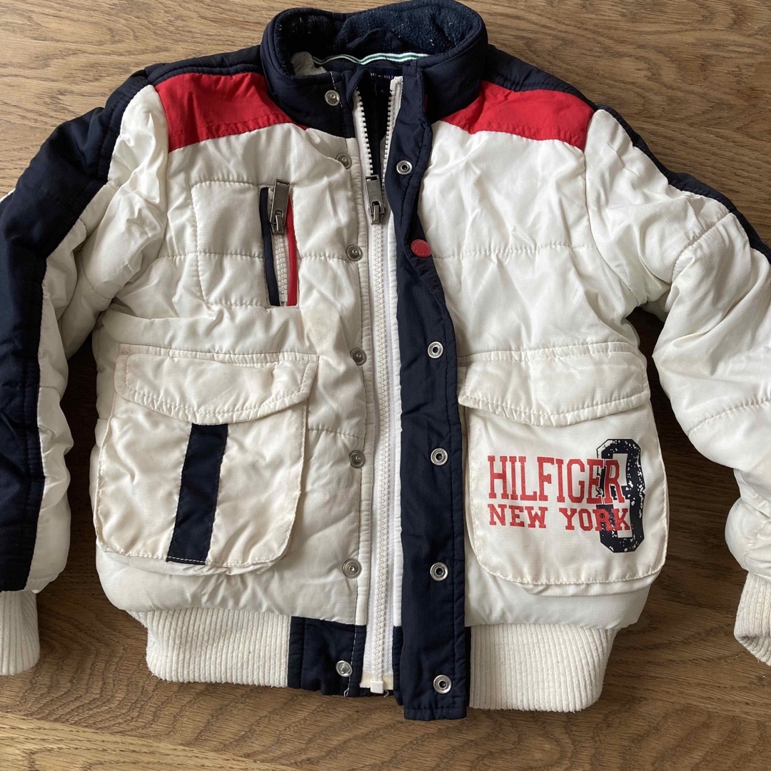 TOMMY HILFIGER(トミーヒルフィガー)のTommy Hilfiger キッズ　ダウンジャケッ　　アウター　子ども　トミー キッズ/ベビー/マタニティのキッズ服男の子用(90cm~)(ジャケット/上着)の商品写真