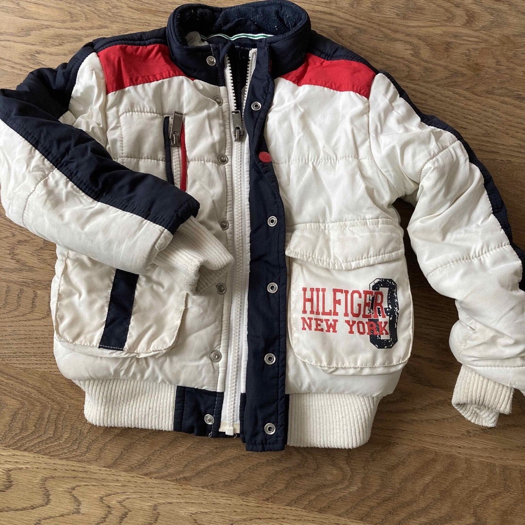 TOMMY HILFIGER(トミーヒルフィガー)のTommy Hilfiger キッズ　ダウンジャケッ　　アウター　子ども　トミー キッズ/ベビー/マタニティのキッズ服男の子用(90cm~)(ジャケット/上着)の商品写真