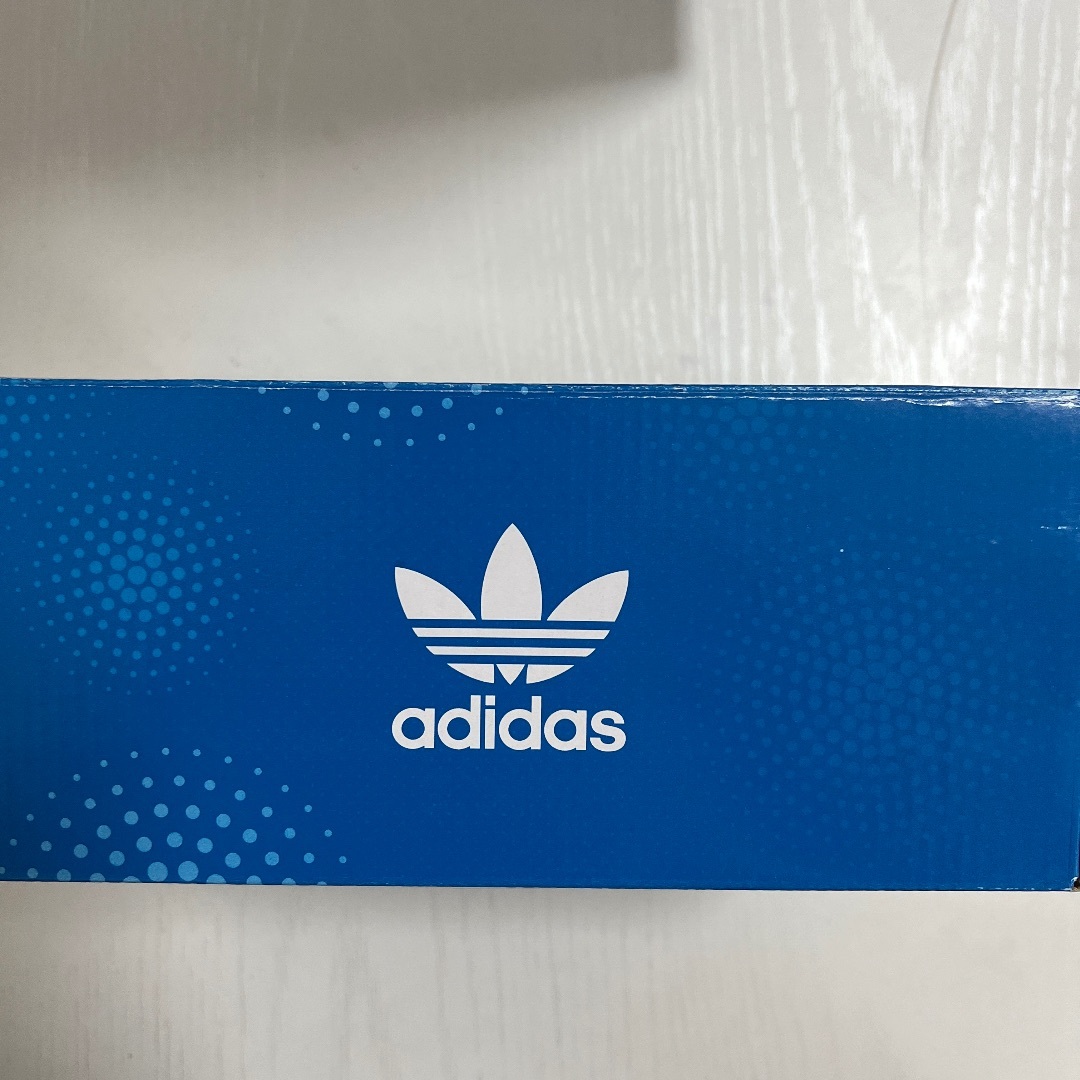 adidas(アディダス)のadidas Disney キッズ　子供　靴　箱　アディダス　ディズニー　19 キッズ/ベビー/マタニティのキッズ靴/シューズ(15cm~)(スニーカー)の商品写真