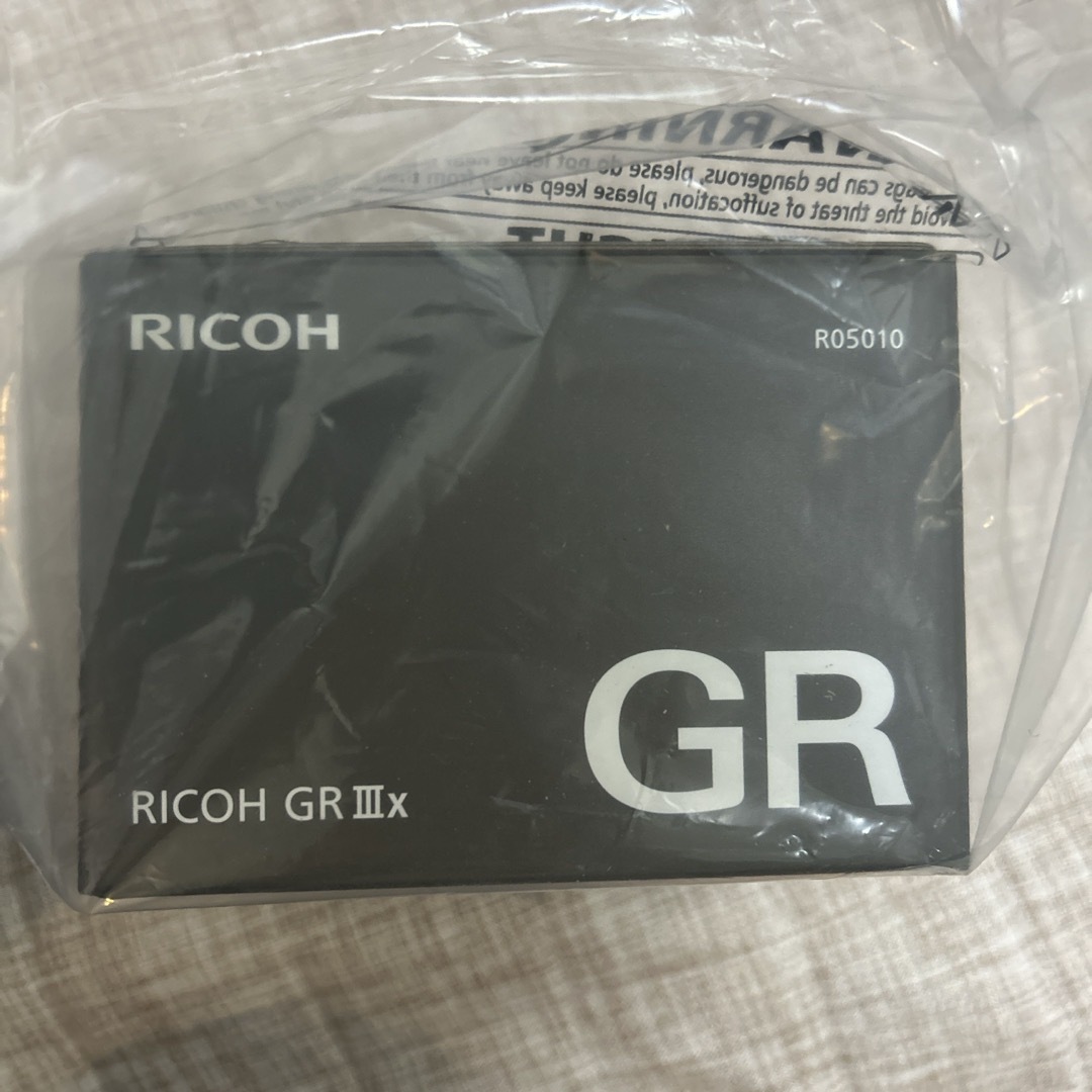 RICOH(リコー)の【新品未開封】RICOH コンパクトデジタルカメラ GR IIIX スマホ/家電/カメラのカメラ(コンパクトデジタルカメラ)の商品写真