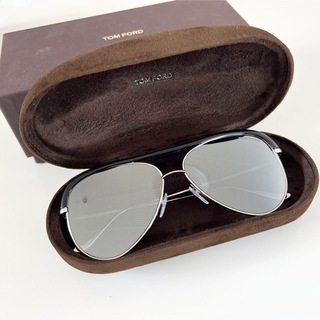 【新品】 メンズ トムフォード サングラス ft0562-k/s 01a ティアドロップ 型 ツーブリッジ TOM FORD tomford tf562-k tf562k ft562 アジアンフィット モデル フレーム ブラック 黒ぶち