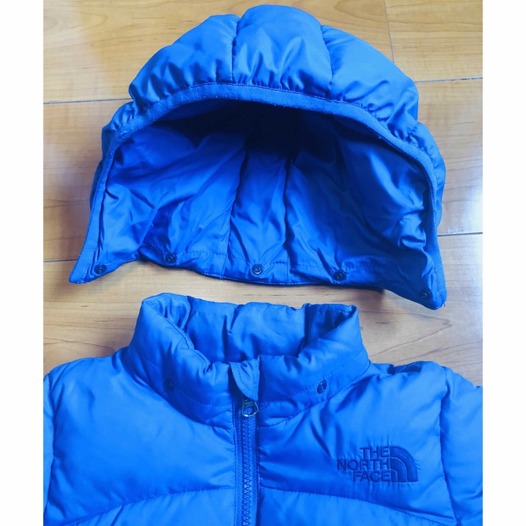 THE NORTH FACE(ザノースフェイス)のthe north face 青ダウン 100 キッズ/ベビー/マタニティのキッズ服男の子用(90cm~)(ジャケット/上着)の商品写真