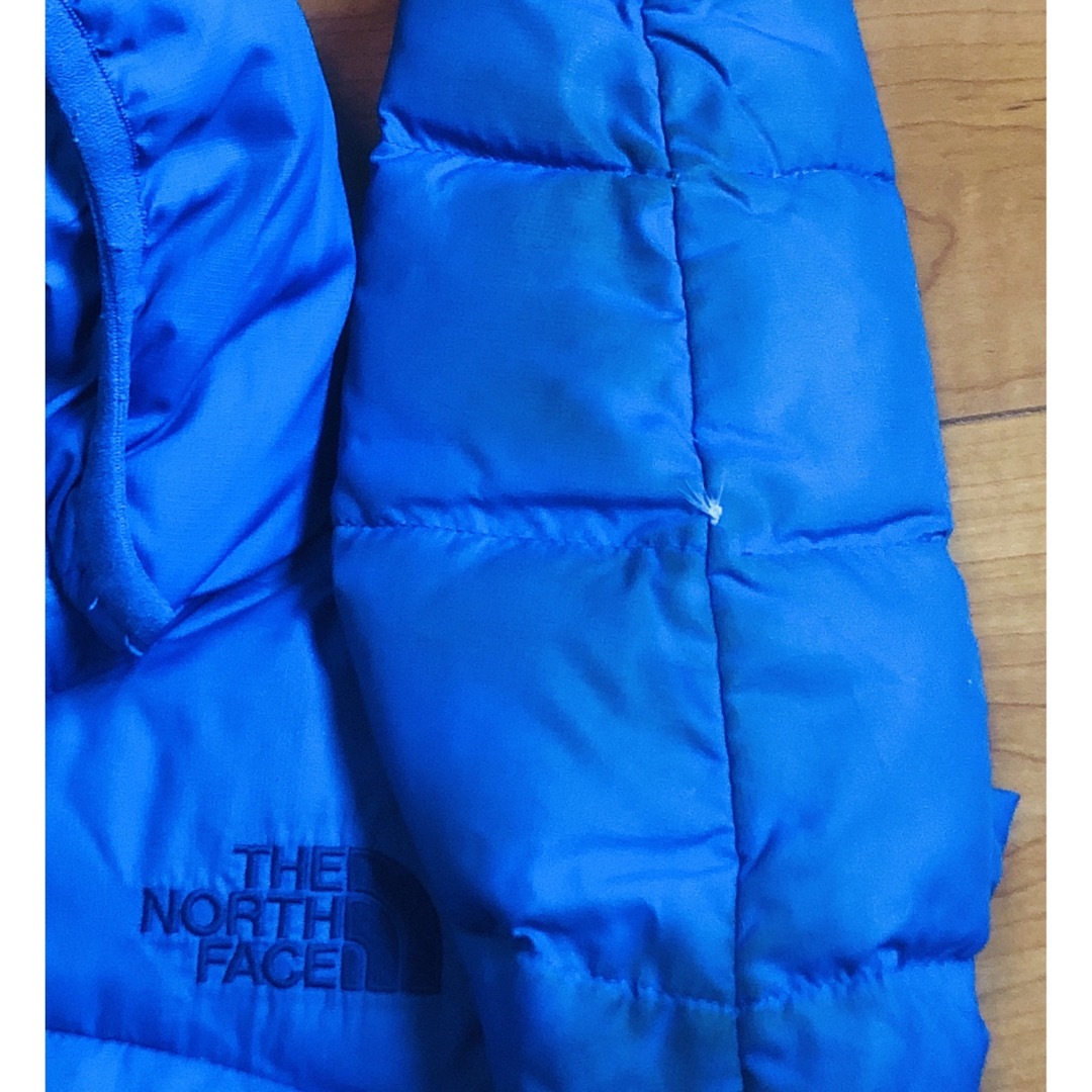 THE NORTH FACE(ザノースフェイス)のthe north face 青ダウン 100 キッズ/ベビー/マタニティのキッズ服男の子用(90cm~)(ジャケット/上着)の商品写真