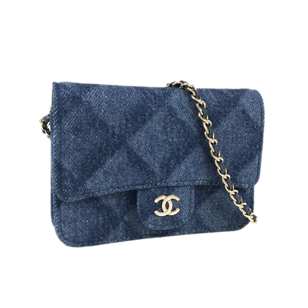 CHANEL(シャネル)のシャネル マトラッセ ミニ ショルダーバッグ レディースのバッグ(ショルダーバッグ)の商品写真