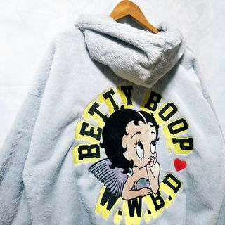 ベティブープ(Betty Boop)のBettyBoop（ベティブープ）新品　ファー　パーカー　刺繍　中銀色　Mサイズ(ブルゾン)