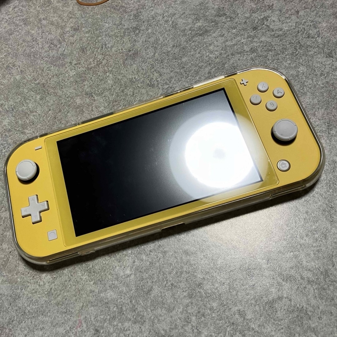 Nintendo Switch(ニンテンドースイッチ)のとしきパパ様専用ページ　Nintendo Switch Lite イエロー エンタメ/ホビーのゲームソフト/ゲーム機本体(家庭用ゲーム機本体)の商品写真