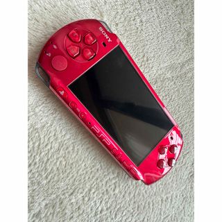 プレイステーションポータブル(PlayStation Portable)のPSP本体 レッド(携帯用ゲーム機本体)