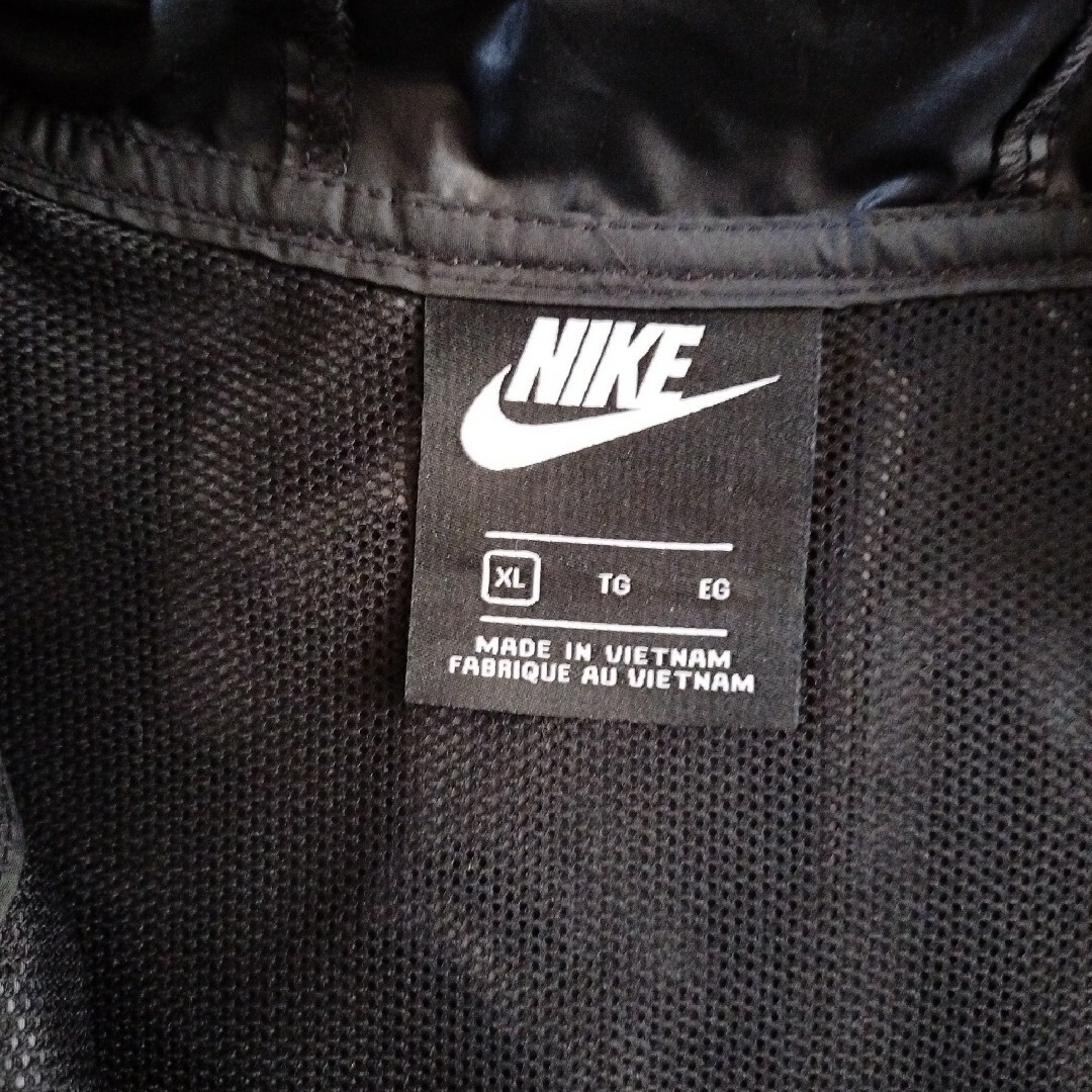 NIKE(ナイキ)の【NIKE/ナイキ】ウーブンジャケット　レディス＜XL>　ホワイト＆ブラック レディースのジャケット/アウター(ナイロンジャケット)の商品写真