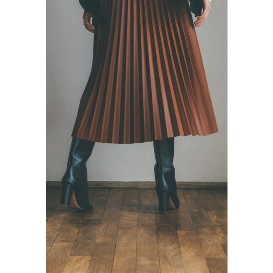 CLANE ACCORDION PLEAT LEATHER SKIRT