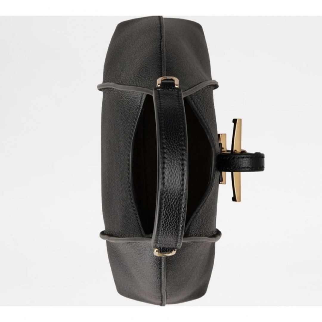 TOD'S(トッズ)のTOD'S トッズ Tタイムレス ホーボー マイクロ ミニ ショルダー　ブラック レディースのバッグ(ショルダーバッグ)の商品写真