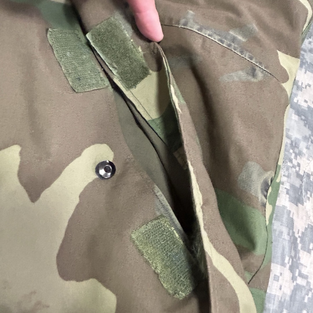 MILITARY(ミリタリー)のlevel6 米軍実物 U.S.ARMYECWCS GEN１GORE-TEX   メンズのジャケット/アウター(ミリタリージャケット)の商品写真