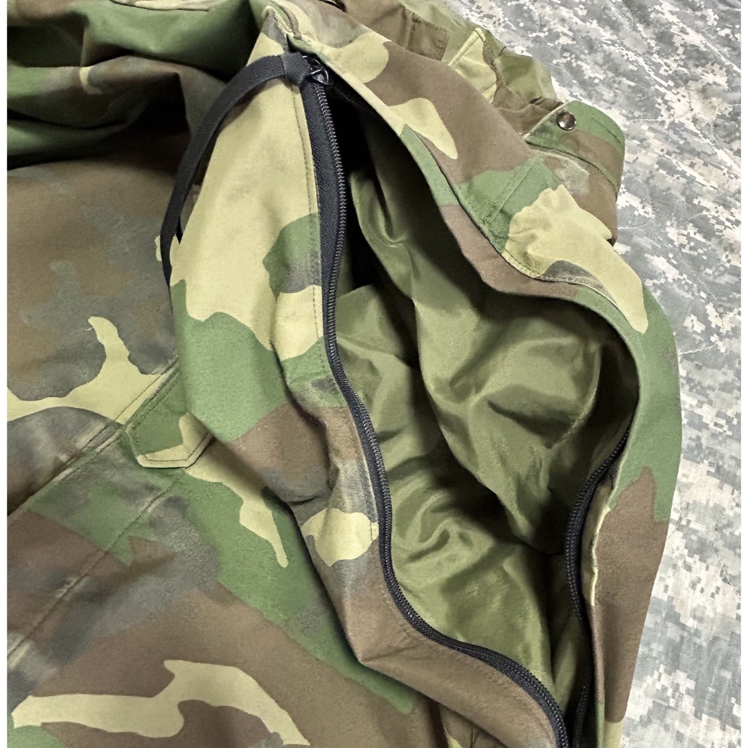 MILITARY(ミリタリー)のlevel6 米軍実物 U.S.ARMYECWCS GEN１GORE-TEX   メンズのジャケット/アウター(ミリタリージャケット)の商品写真