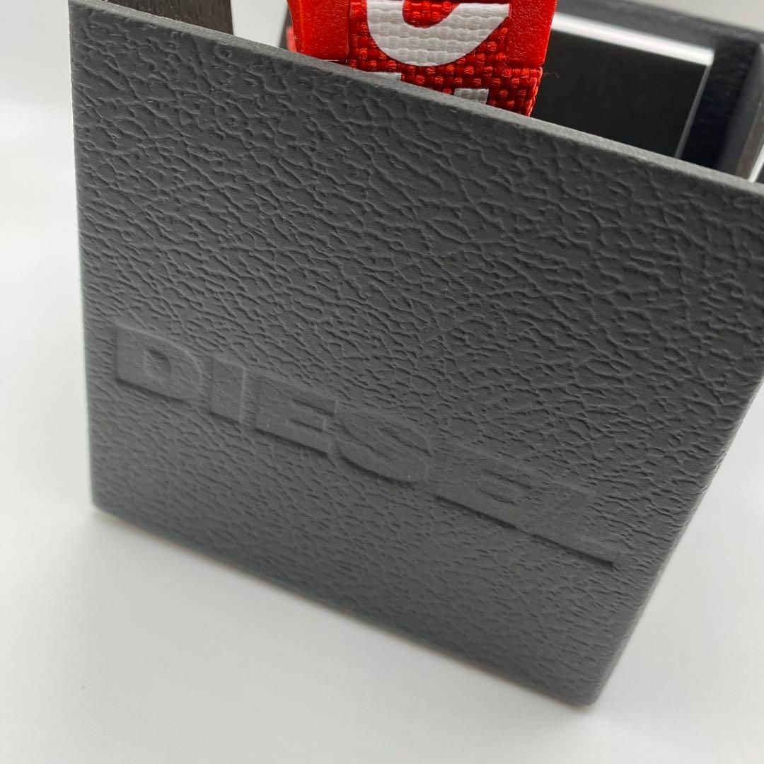 DIESEL(ディーゼル)の腕時計　DIESEL/ディーゼル  クリフハンガー  ソーラー　レッド　限定 メンズの時計(腕時計(デジタル))の商品写真