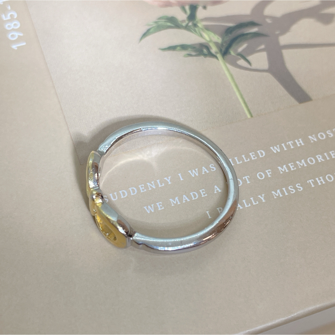 大人可愛いリボンのリング レディースのアクセサリー(リング(指輪))の商品写真