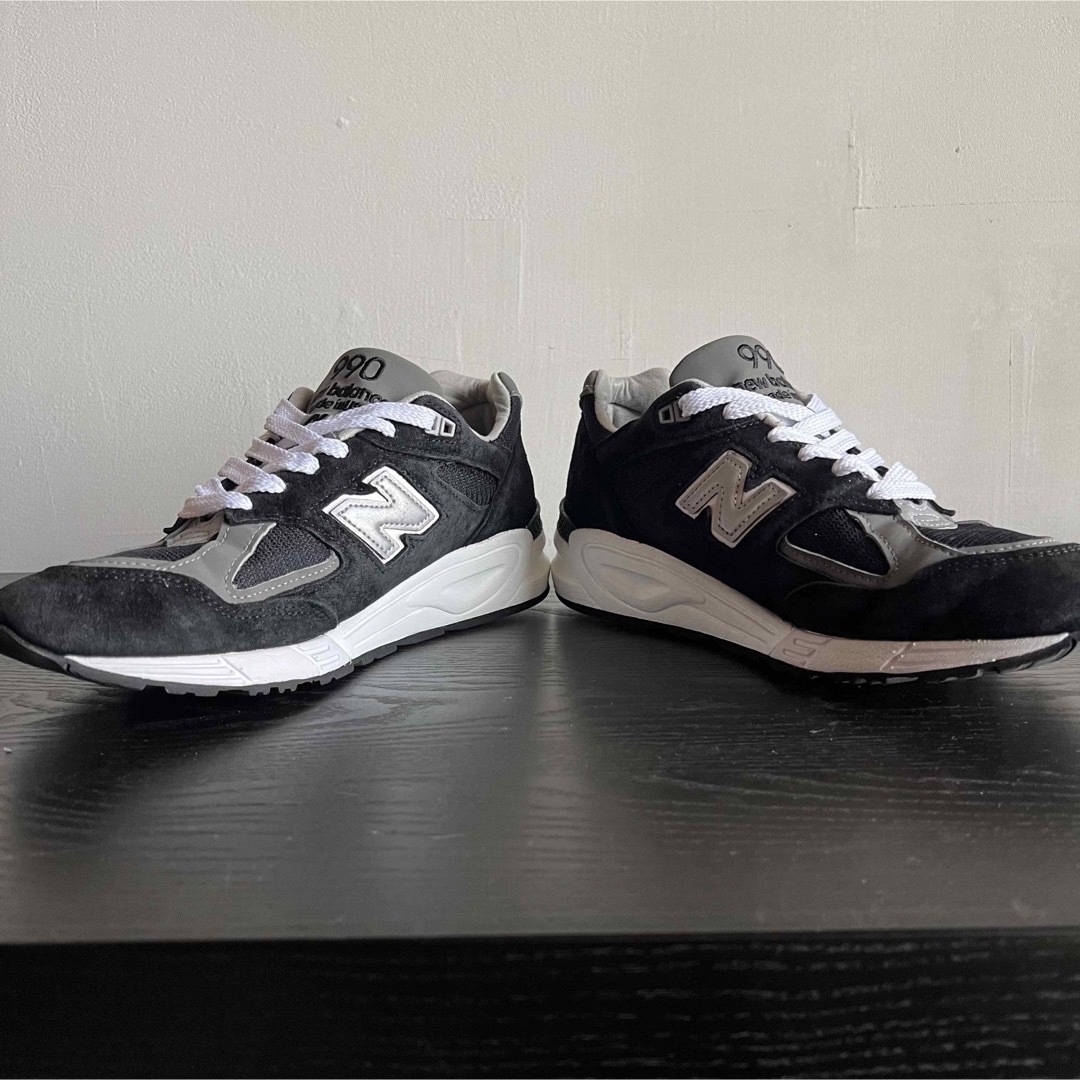 New Balance(ニューバランス)のNew Balance 990 v2  黒　ブラック メンズの靴/シューズ(スニーカー)の商品写真