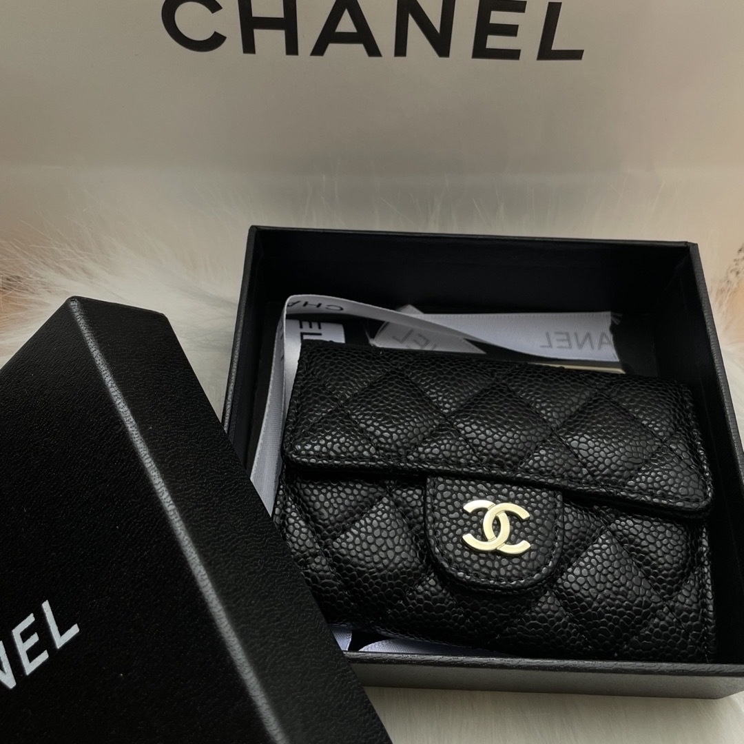 美品　CHANEL キャビアスキン　財布　ゴールド　金具CHANEL