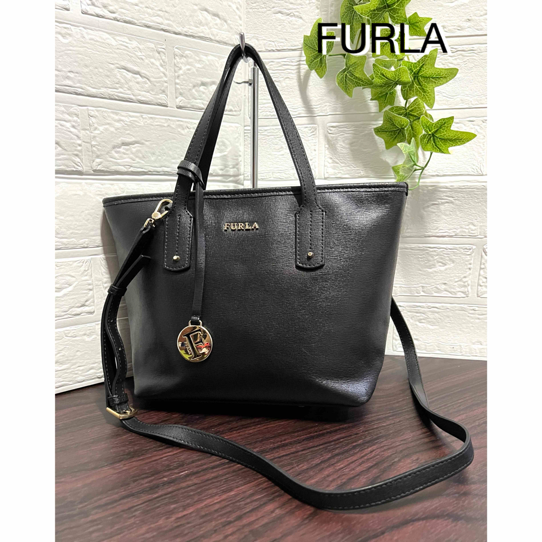 FURLA ショルダー ハンドバッグ 2way レザー チャーム