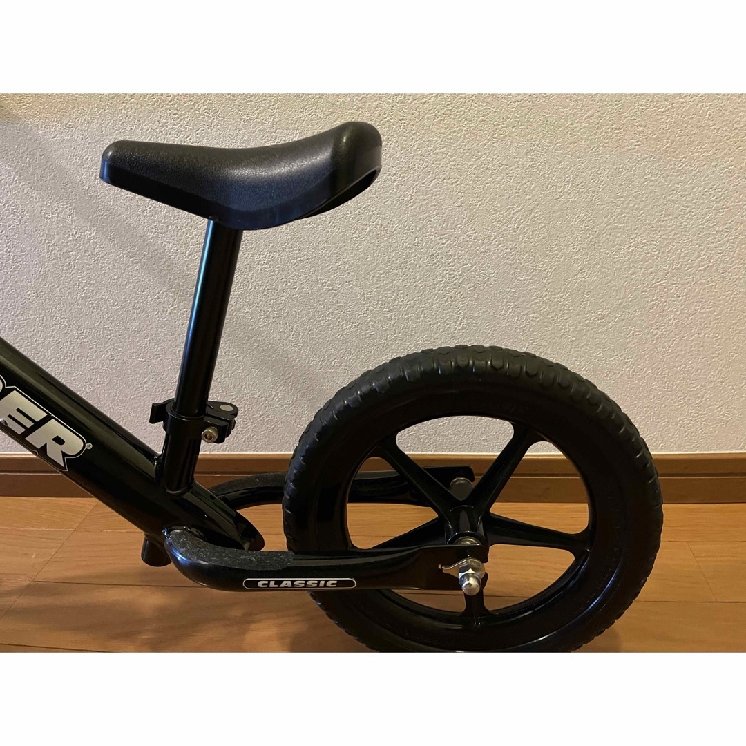 STRIDA(ストライダ)の★ストライダー　クラシック　キッズ自転車　美品★ブラック スポーツ/アウトドアの自転車(自転車本体)の商品写真