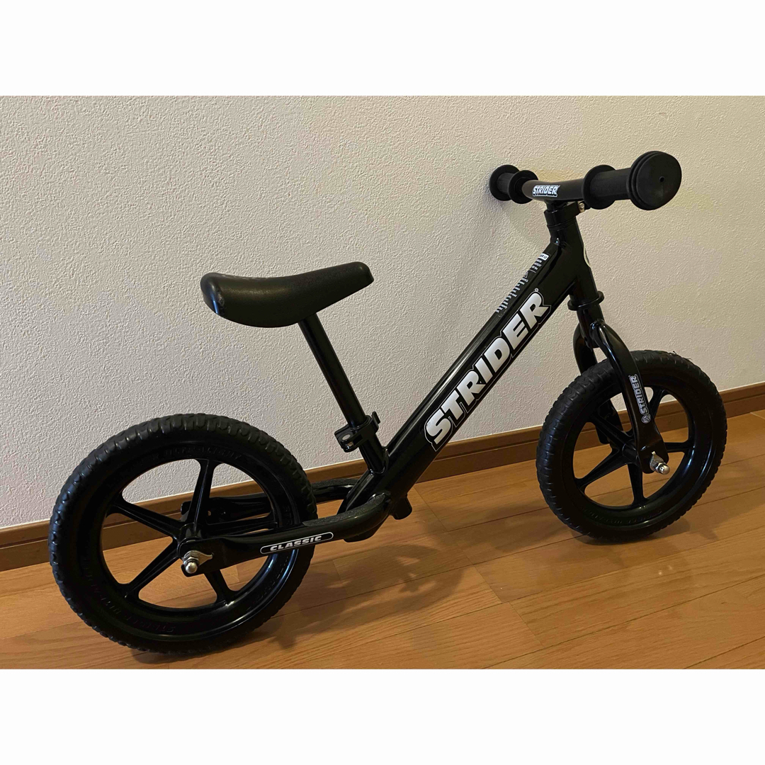 STRIDA(ストライダ)の★ストライダー　クラシック　キッズ自転車　美品★ブラック スポーツ/アウトドアの自転車(自転車本体)の商品写真