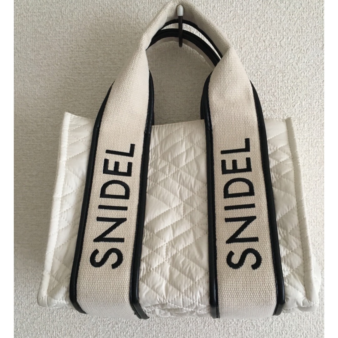 SNIDEL(スナイデル)のスナイデル♡ロゴキルティングスクエアバッグ レディースのバッグ(ハンドバッグ)の商品写真