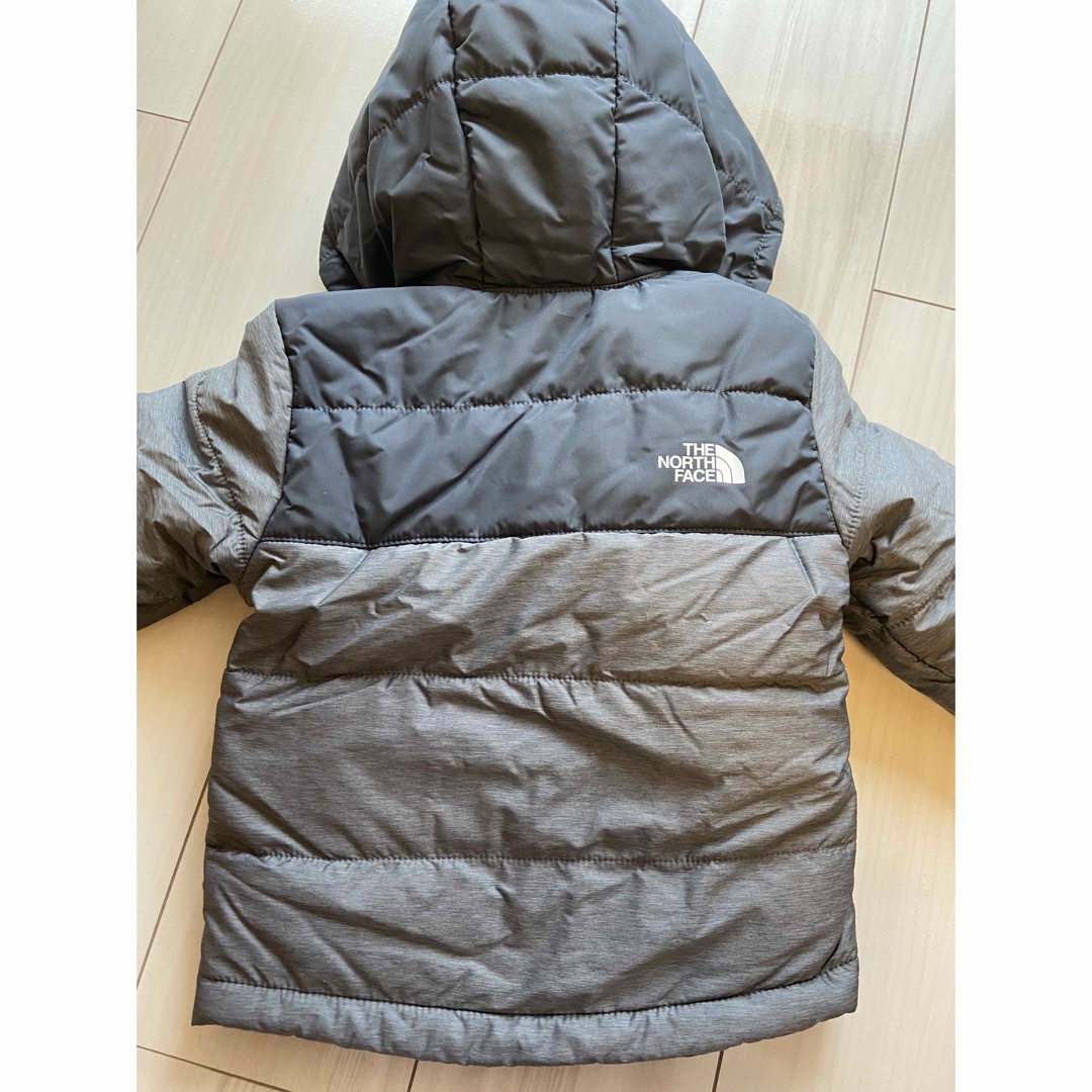 THE NORTH FACE(ザノースフェイス)の新品未使用　ザノースフェイス　ボアジャケット　リバーシブル　80,90 2歳 キッズ/ベビー/マタニティのキッズ服男の子用(90cm~)(コート)の商品写真